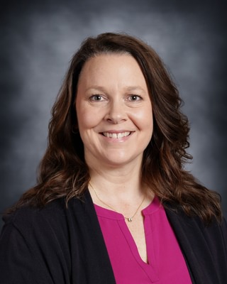 Image of Suzanne Linder